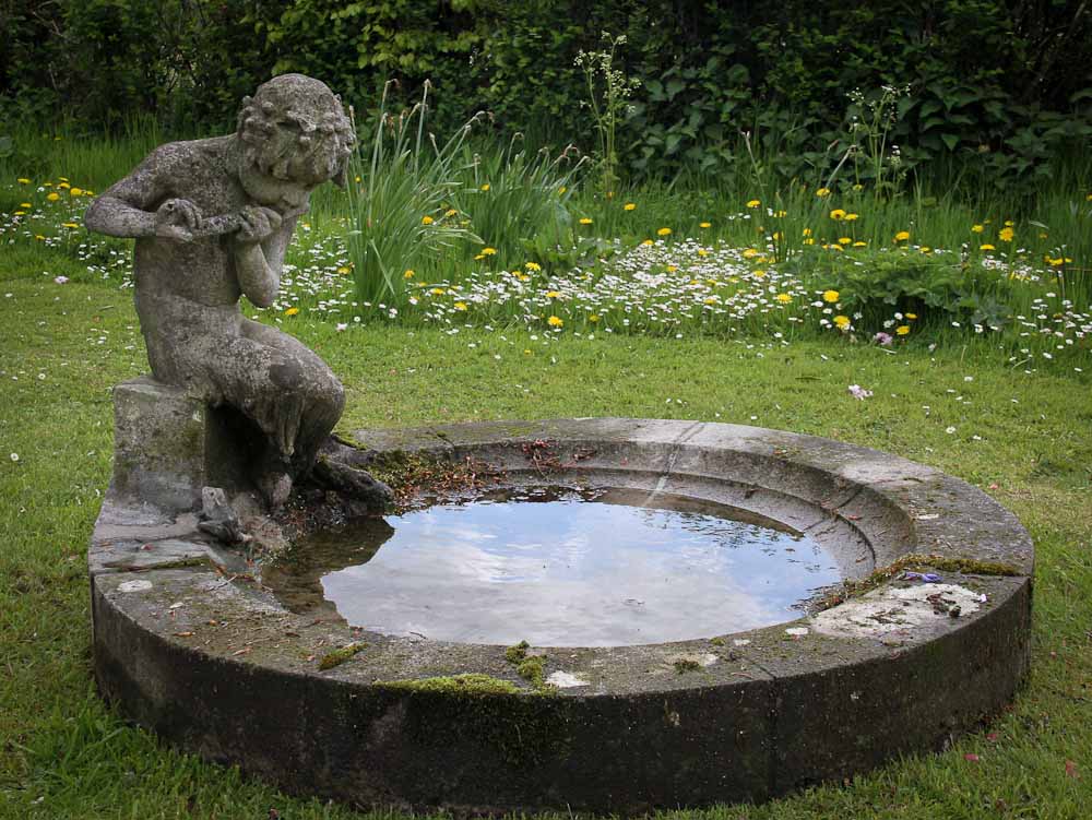 Bromsgrove Stone Birdbath